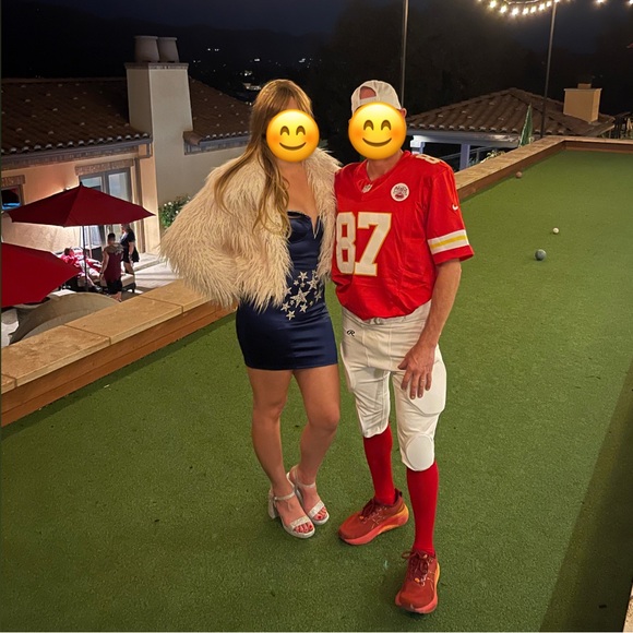 Taylor swift costume - Picture 1 of 7